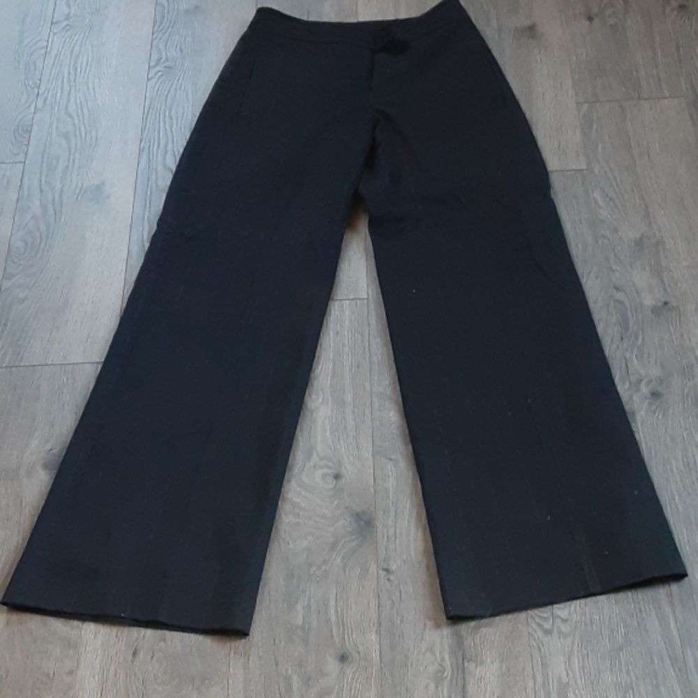 Black stripped dress pant.